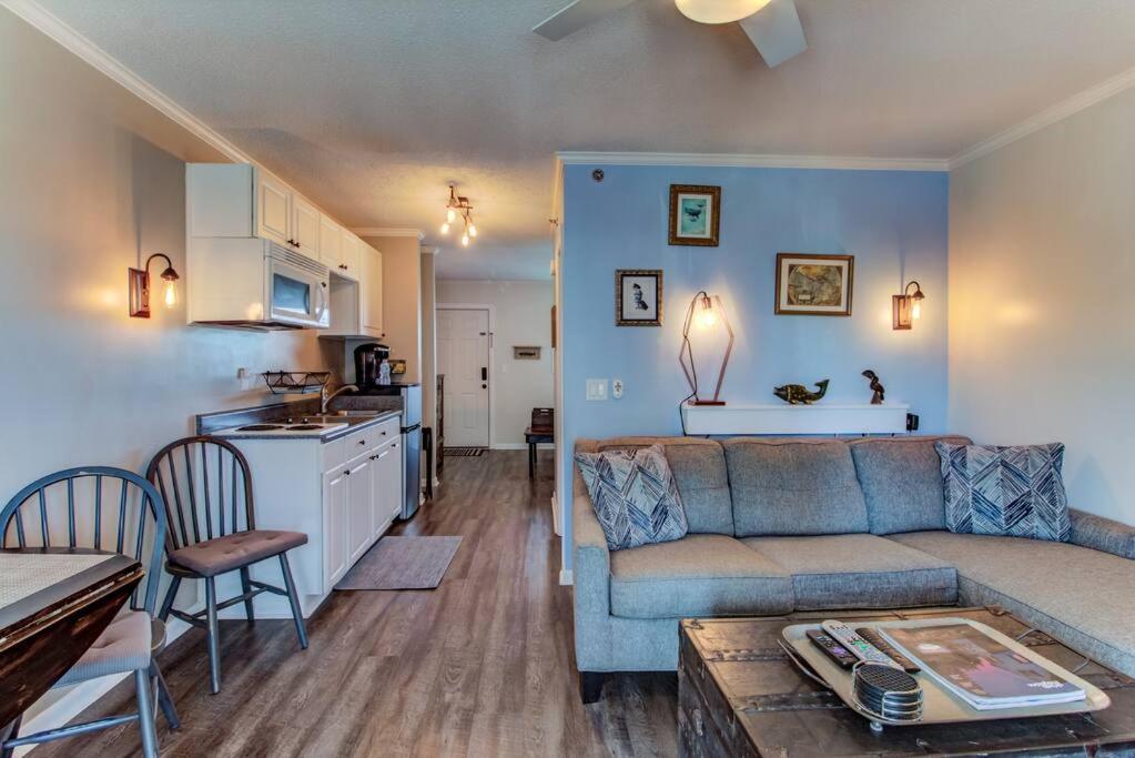 Kraken'S Den * Oceanview * Steps To Ocean * Pool Apartment Carolina Beach Luaran gambar