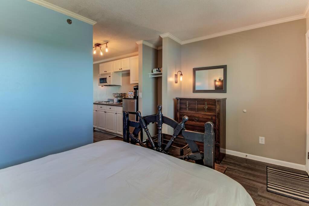 Kraken'S Den * Oceanview * Steps To Ocean * Pool Apartment Carolina Beach Luaran gambar