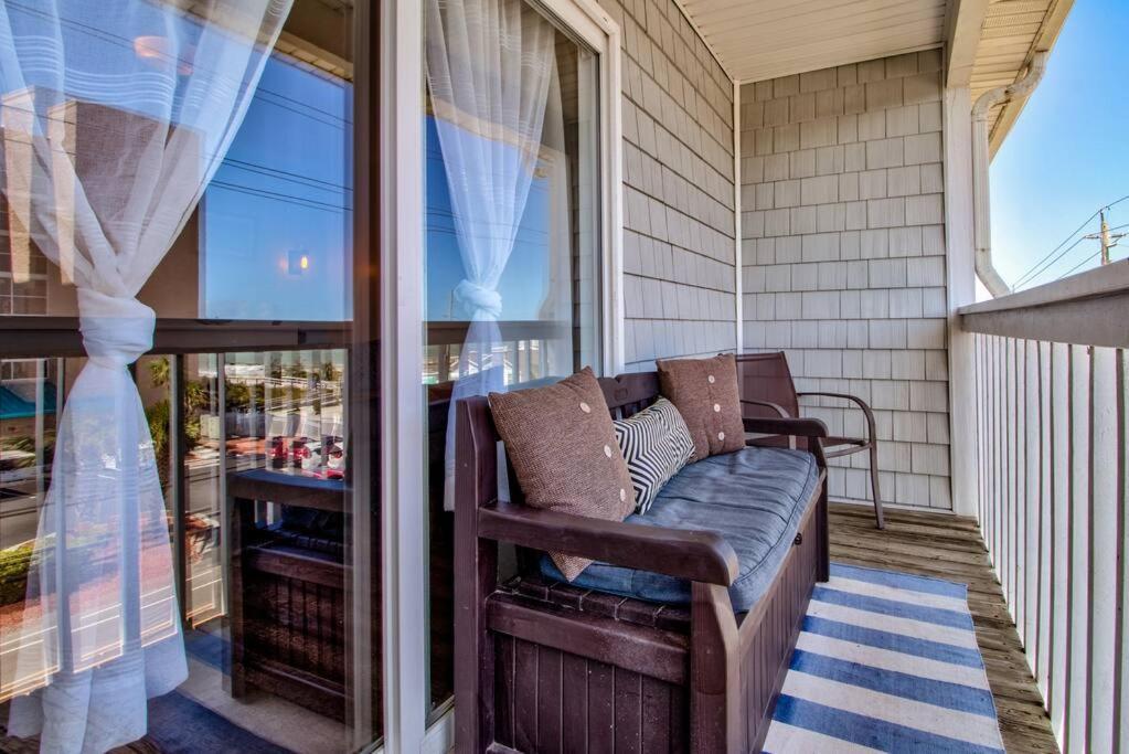 Kraken'S Den * Oceanview * Steps To Ocean * Pool Apartment Carolina Beach Luaran gambar