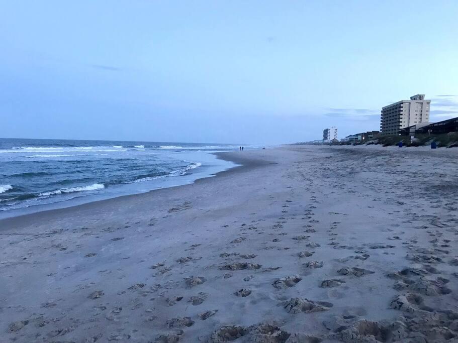 Kraken'S Den * Oceanview * Steps To Ocean * Pool Apartment Carolina Beach Luaran gambar
