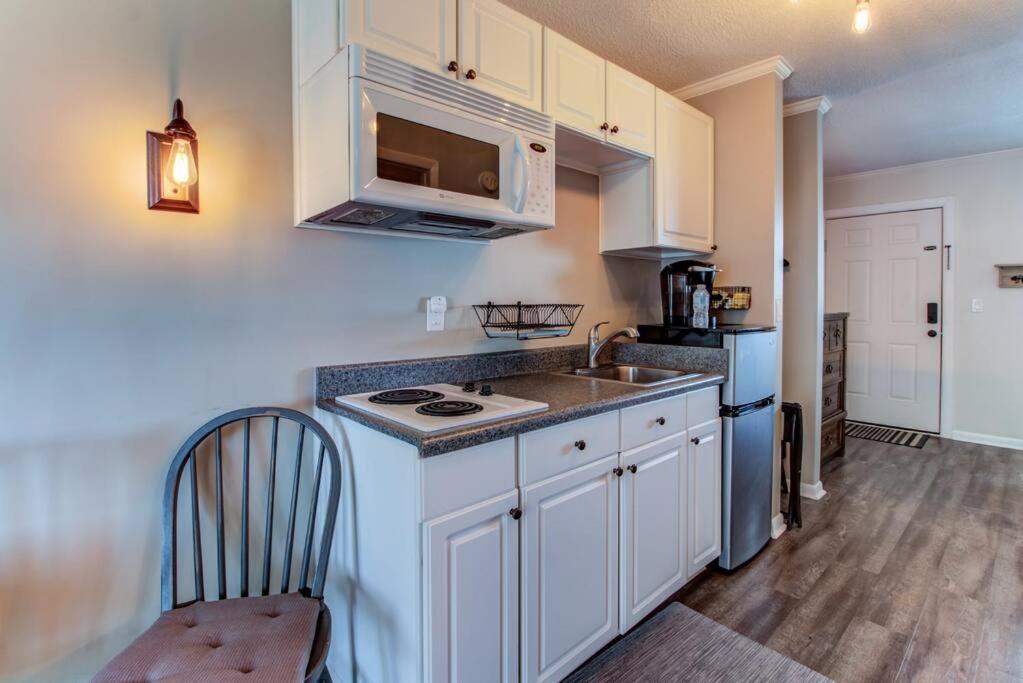 Kraken'S Den * Oceanview * Steps To Ocean * Pool Apartment Carolina Beach Luaran gambar
